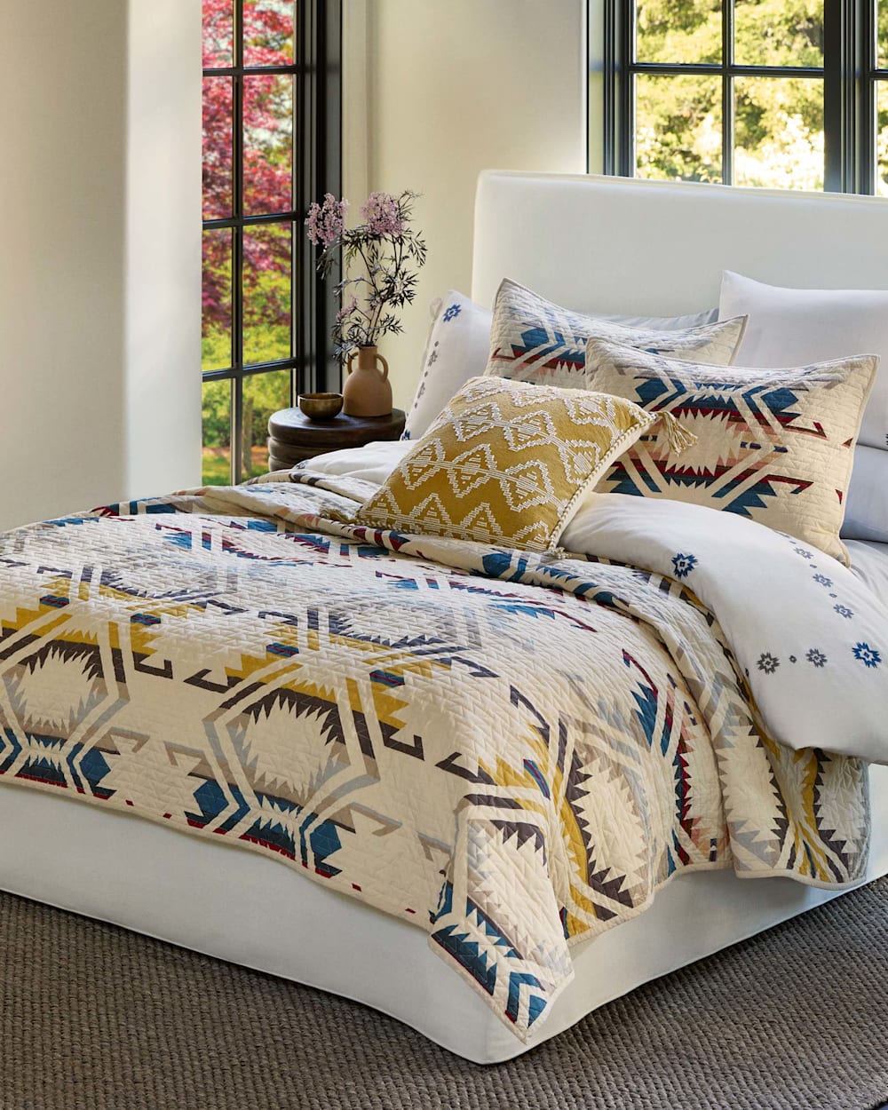 Pendleton - White Sands Quilt Set